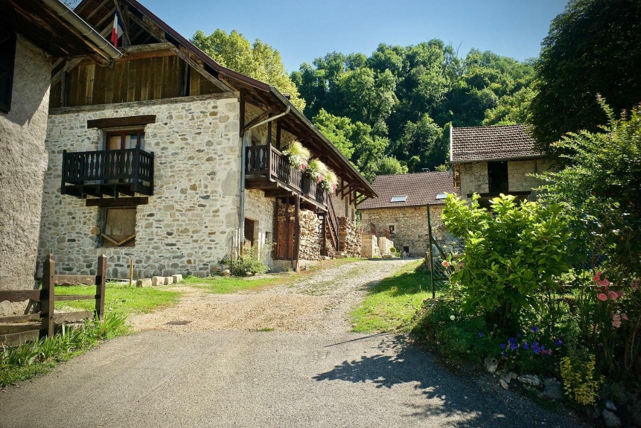 Chambres D'Hotes Des Lodges De La Cascade Yenne Luaran gambar